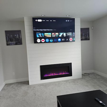 Private 1 Bedroom In Brookswood Langley Extérieur photo