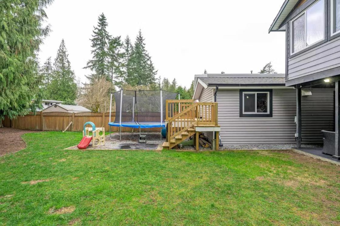 Private 1 Bedroom In Brookswood Langley Extérieur photo